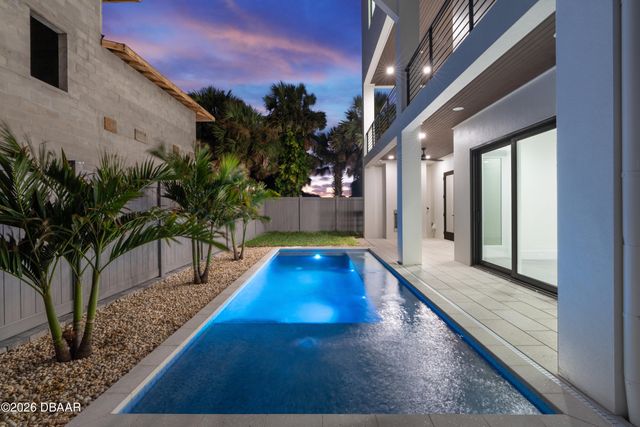 427 Columbus Avenue, New Smyrna Beach, FL 32169