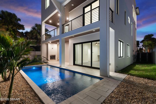 427 Columbus Avenue, New Smyrna Beach, FL 32169