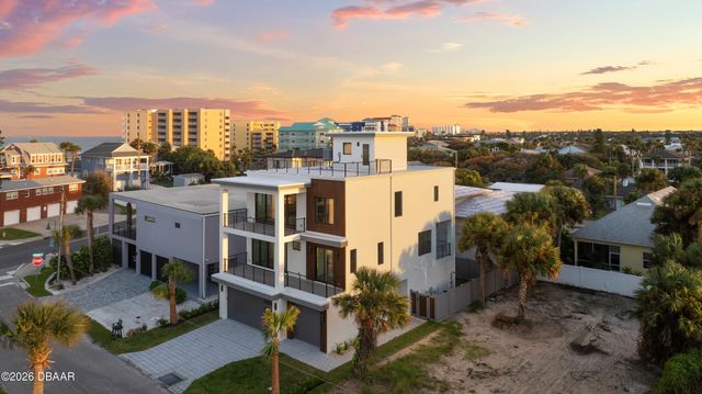 427 Columbus Avenue, New Smyrna Beach, FL 32169