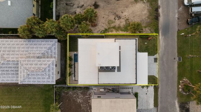 427 Columbus Avenue, New Smyrna Beach, FL 32169