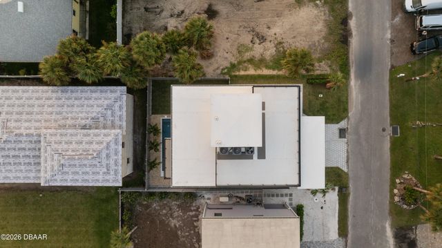 427 Columbus Avenue, New Smyrna Beach, FL 32169