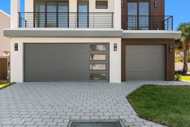 427 Columbus Avenue, New Smyrna Beach, FL 32169