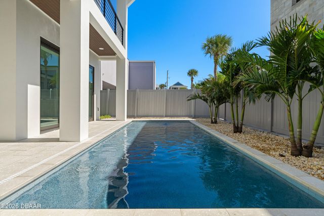 427 Columbus Avenue, New Smyrna Beach, FL 32169