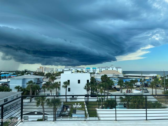 427 Columbus Avenue, New Smyrna Beach, FL 32169