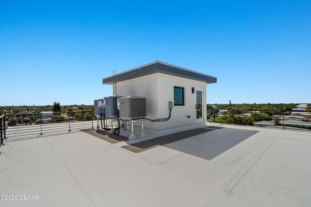 427 Columbus Avenue, New Smyrna Beach, FL 32169