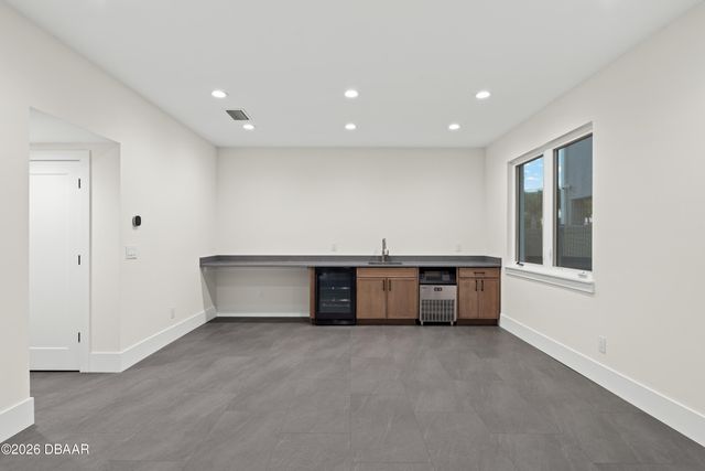 427 Columbus Avenue, New Smyrna Beach, FL 32169