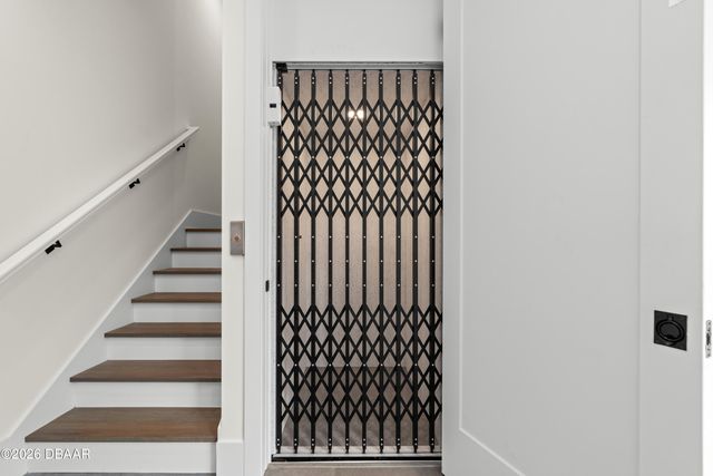 427 Columbus Avenue, New Smyrna Beach, FL 32169