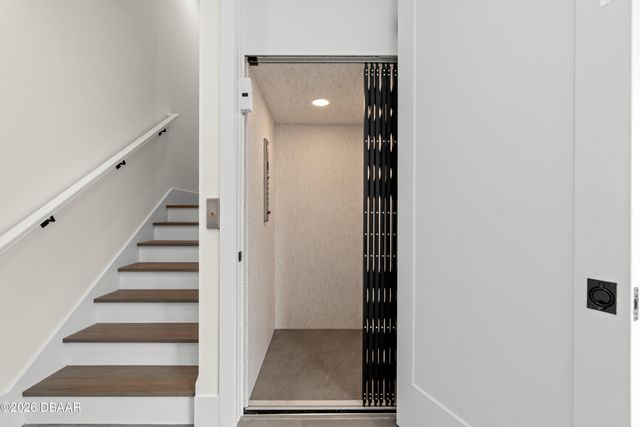 427 Columbus Avenue, New Smyrna Beach, FL 32169