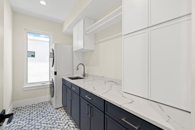 427 Columbus Avenue, New Smyrna Beach, FL 32169