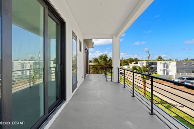 427 Columbus Avenue, New Smyrna Beach, FL 32169