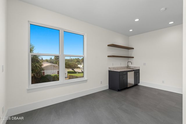 427 Columbus Avenue, New Smyrna Beach, FL 32169