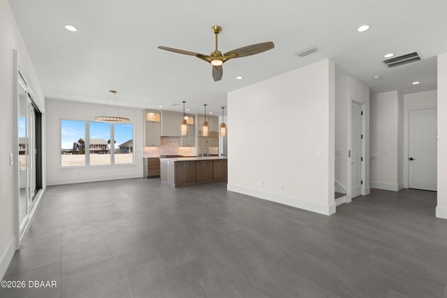 427 Columbus Avenue, New Smyrna Beach, FL 32169