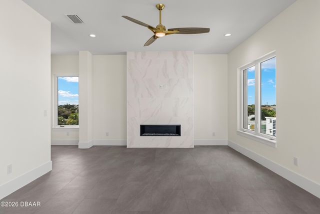 427 Columbus Avenue, New Smyrna Beach, FL 32169