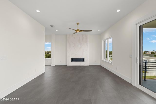 427 Columbus Avenue, New Smyrna Beach, FL 32169