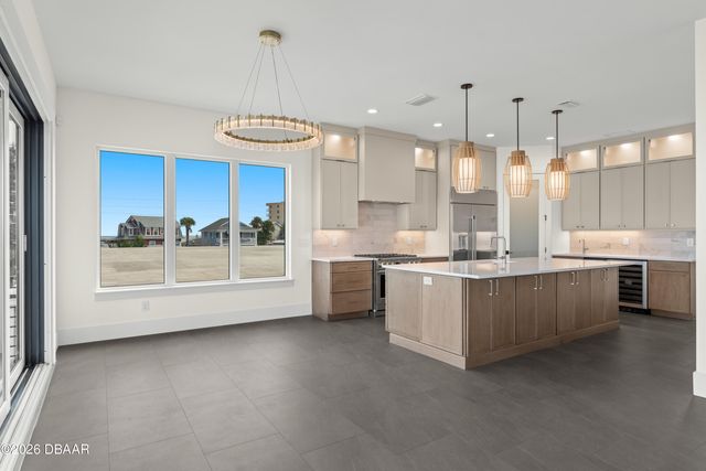 427 Columbus Avenue, New Smyrna Beach, FL 32169