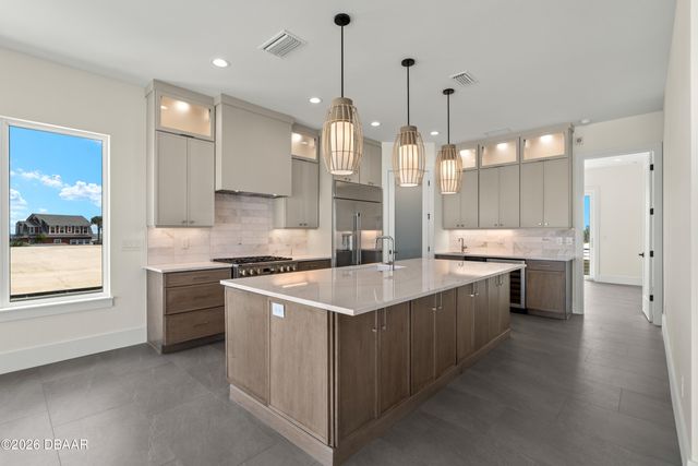 427 Columbus Avenue, New Smyrna Beach, FL 32169