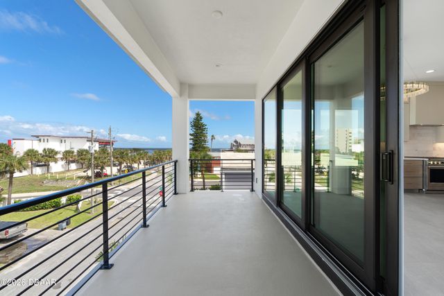 427 Columbus Avenue, New Smyrna Beach, FL 32169