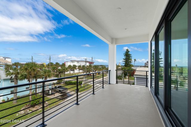 427 Columbus Avenue, New Smyrna Beach, FL 32169