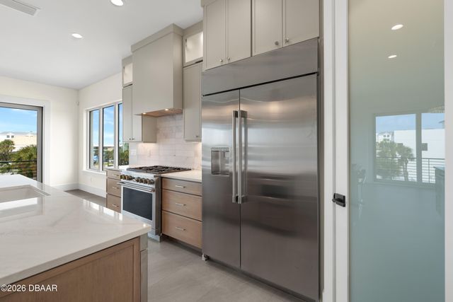 427 Columbus Avenue, New Smyrna Beach, FL 32169