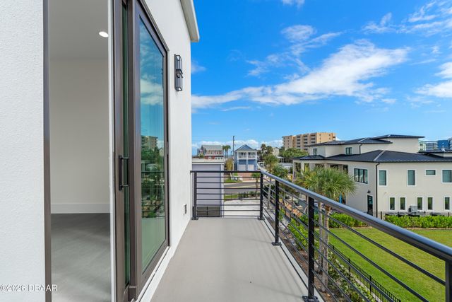 427 Columbus Avenue, New Smyrna Beach, FL 32169