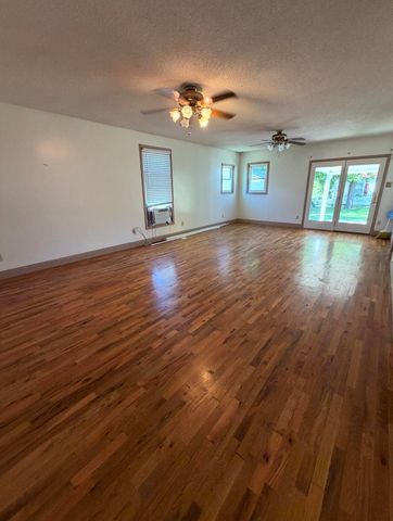 330 Sycamore Street, Carlisle, KY 40311