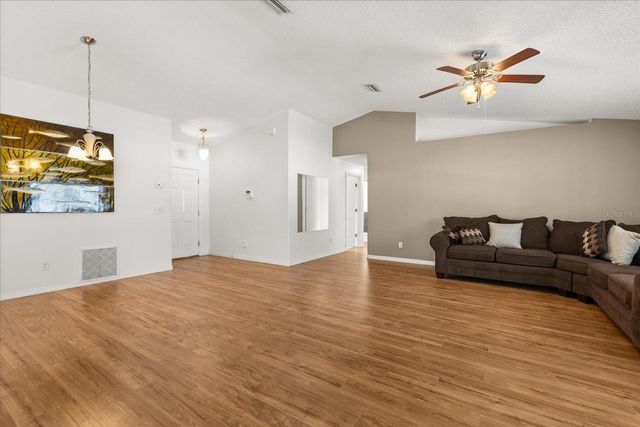 33 BANNERWOOD LANE, Palm Coast, FL 32137