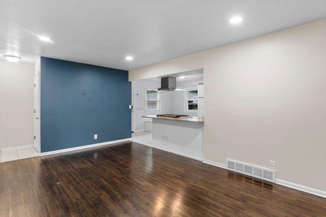2063 Coral Lane, Eagan, MN 55122