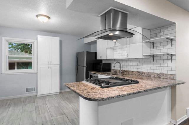 2063 Coral Lane, Eagan, MN 55122