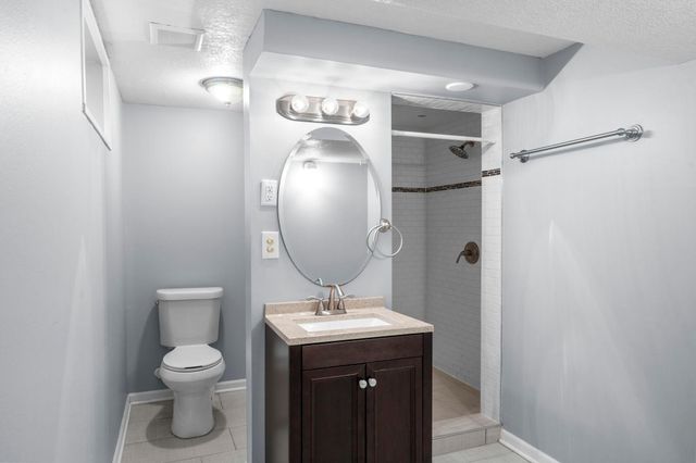 2063 Coral Lane, Eagan, MN 55122