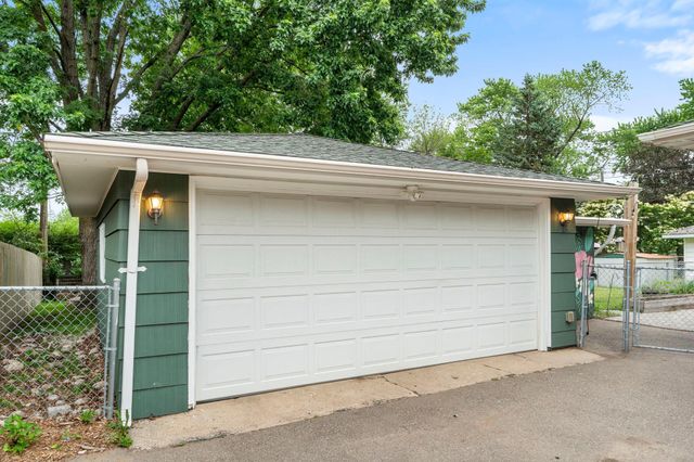2063 Coral Lane, Eagan, MN 55122