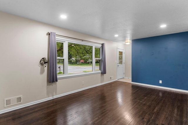 2063 Coral Lane, Eagan, MN 55122