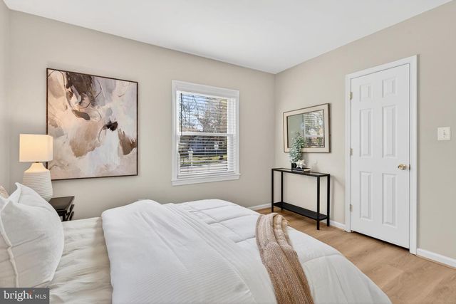 2800 CAMERON RD, Falls Church, VA 22042