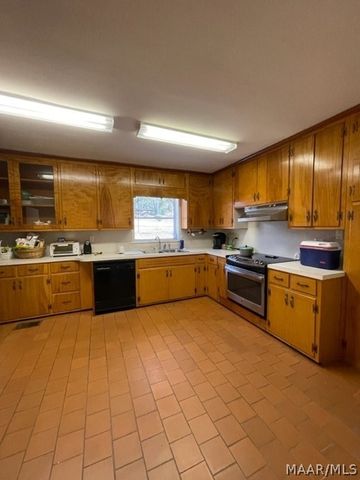 2 Brookside Drive, Wetumpka, AL 36092