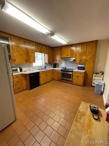 2 Brookside Drive, Wetumpka, AL 36092