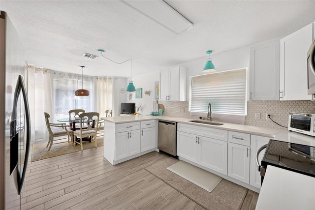 1511 LAVACA LANE, Lady Lake, FL 32159