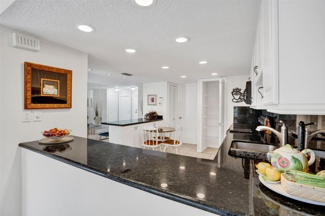 9530 Alcazar Lane 9530, Davie, FL 33324