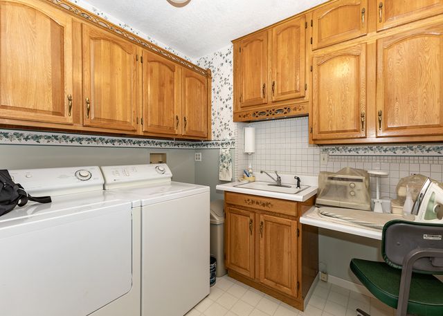 858 45th Avenue, East Moline, IL 61244