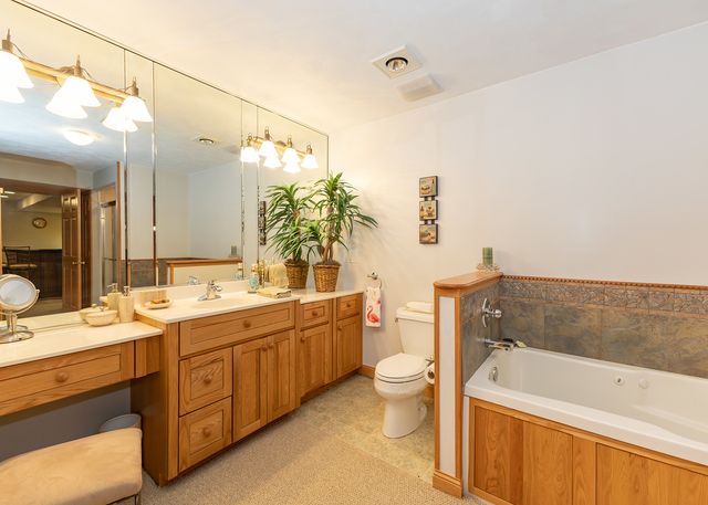 858 45th Avenue, East Moline, IL 61244