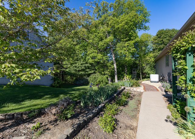 858 45th Avenue, East Moline, IL 61244