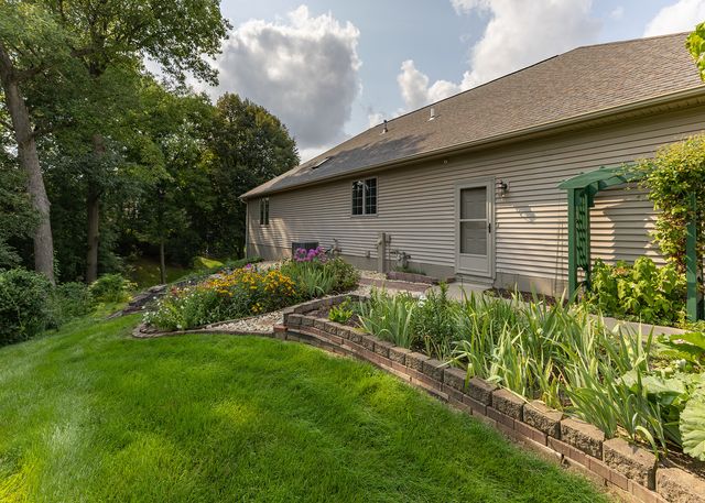 858 45th Avenue, East Moline, IL 61244