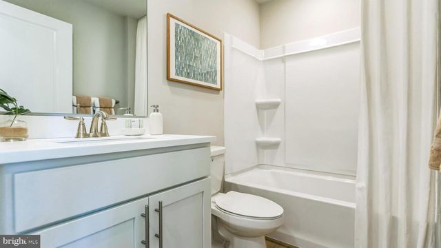 20 FOREST PARK DR, Waretown, NJ 08758