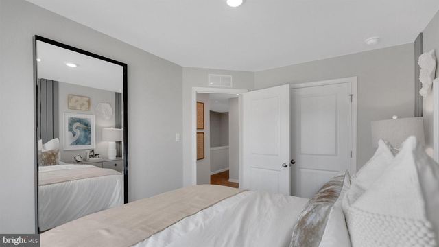 20 FOREST PARK DR, Waretown, NJ 08758