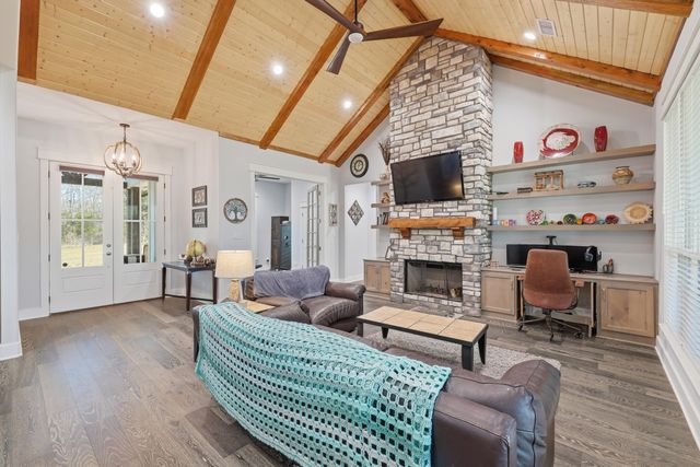 1022 FM 1795, Gilmer, TX 75644