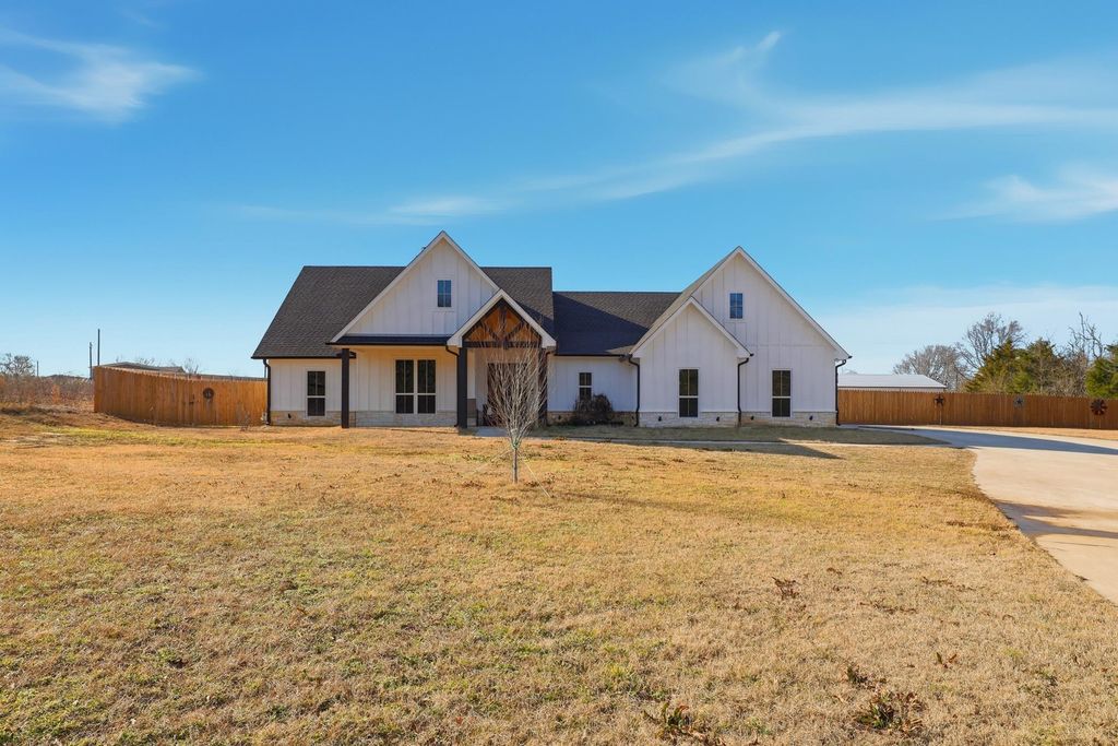 1022 FM 1795, Gilmer, TX 75644