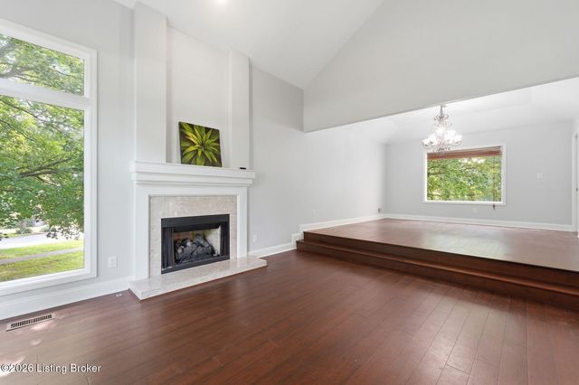 7642 Deer Meadow Dr, Louisville, KY 40241