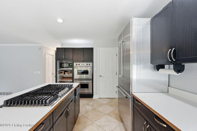7642 Deer Meadow Dr, Louisville, KY 40241