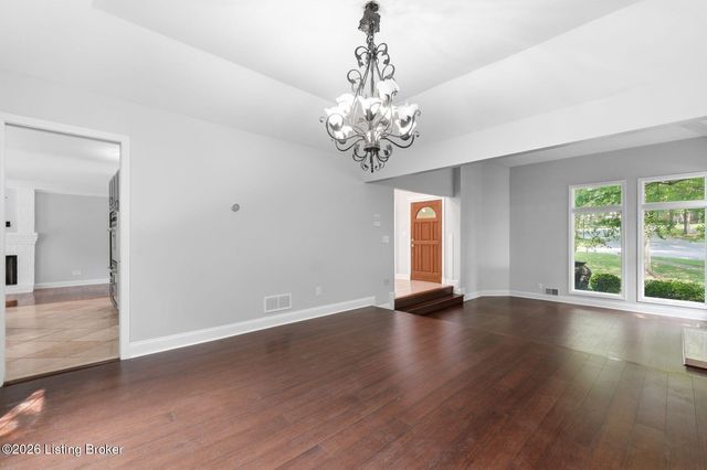7642 Deer Meadow Dr, Louisville, KY 40241