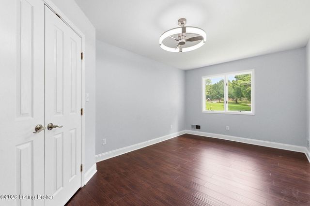 7642 Deer Meadow Dr, Louisville, KY 40241
