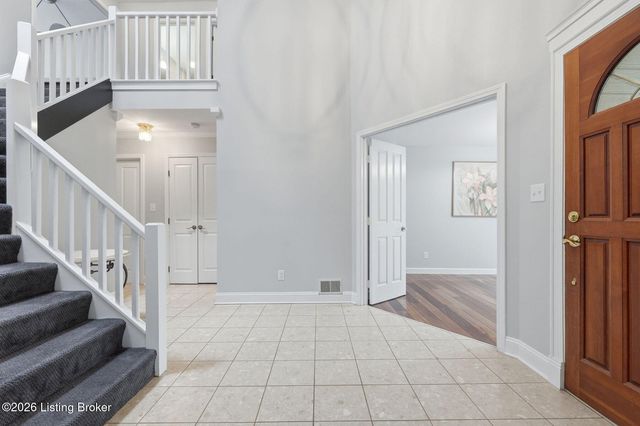 7642 Deer Meadow Dr, Louisville, KY 40241