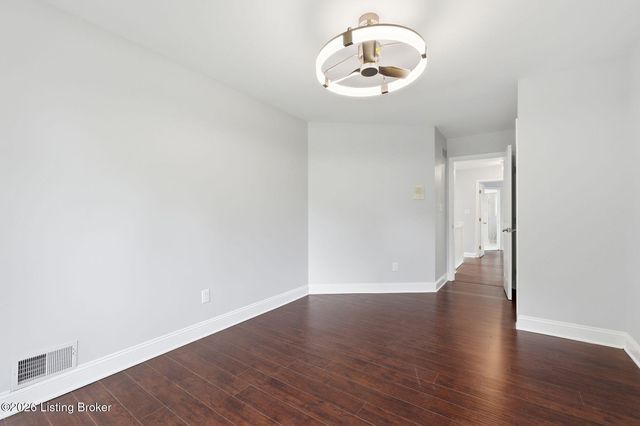 7642 Deer Meadow Dr, Louisville, KY 40241